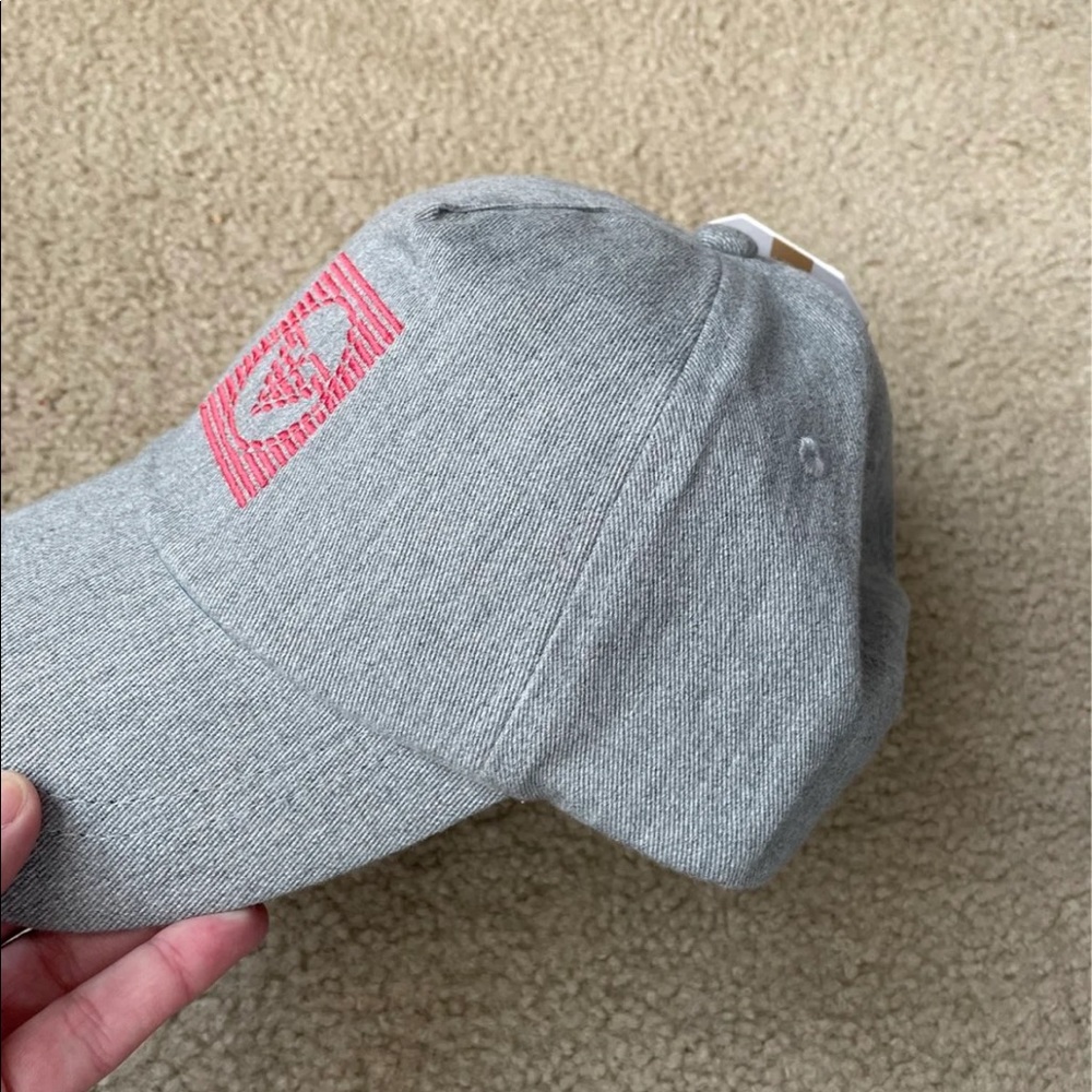 Women’s Roxy hat - Picture 3 of 3